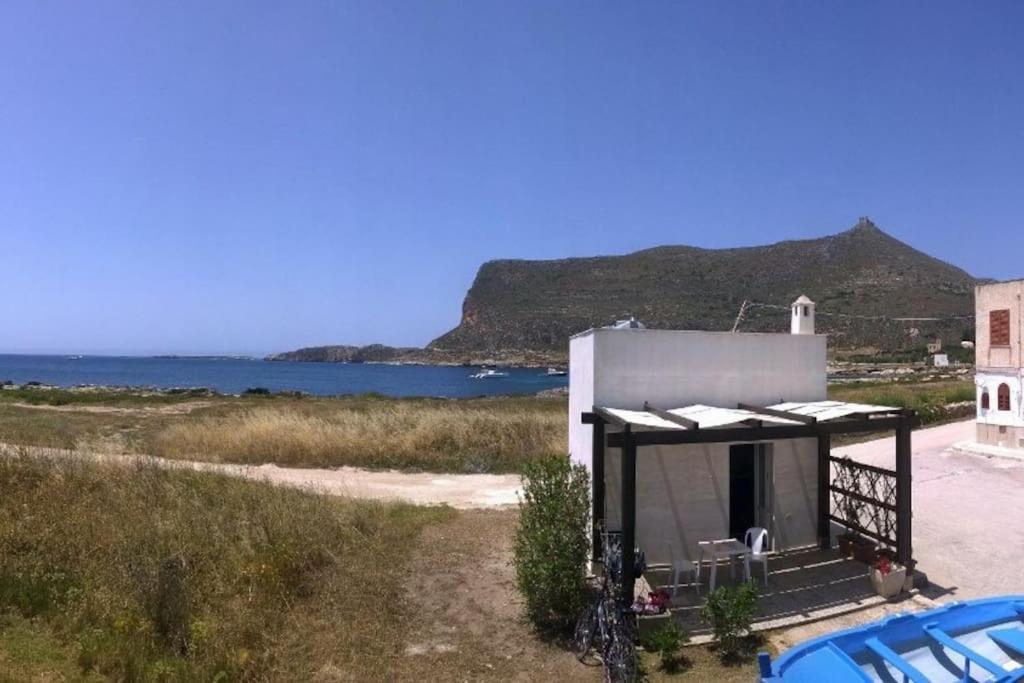 Il Cubo, Monovano Col Mare Su Tre Fronti. Favignana Bagian luar foto