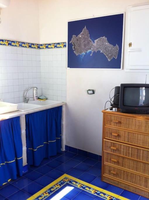 Il Cubo, Monovano Col Mare Su Tre Fronti. Favignana Bagian luar foto